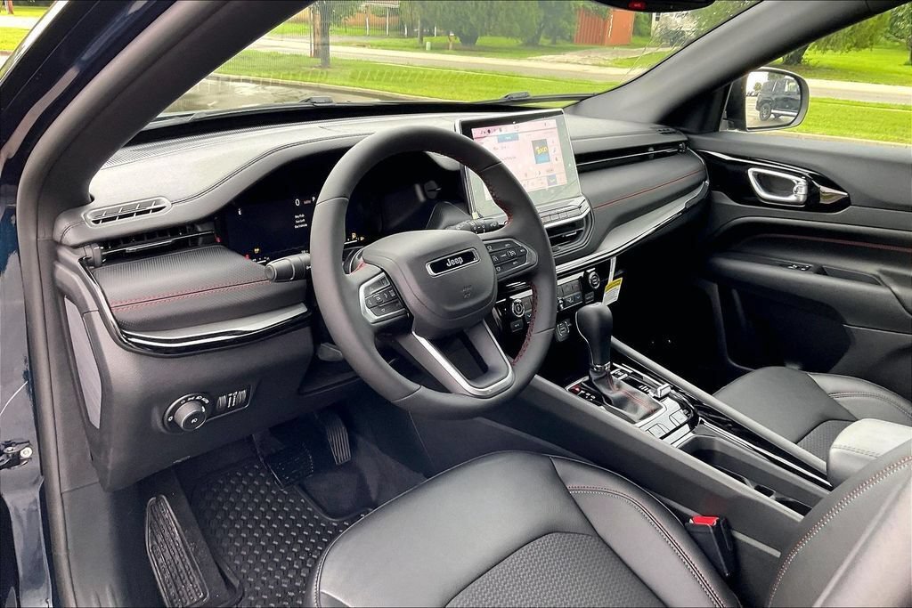 New 2026 Jeep Compass Trailhawk w/ Sun, Sound & Navigation Group AWD/4WD image 6