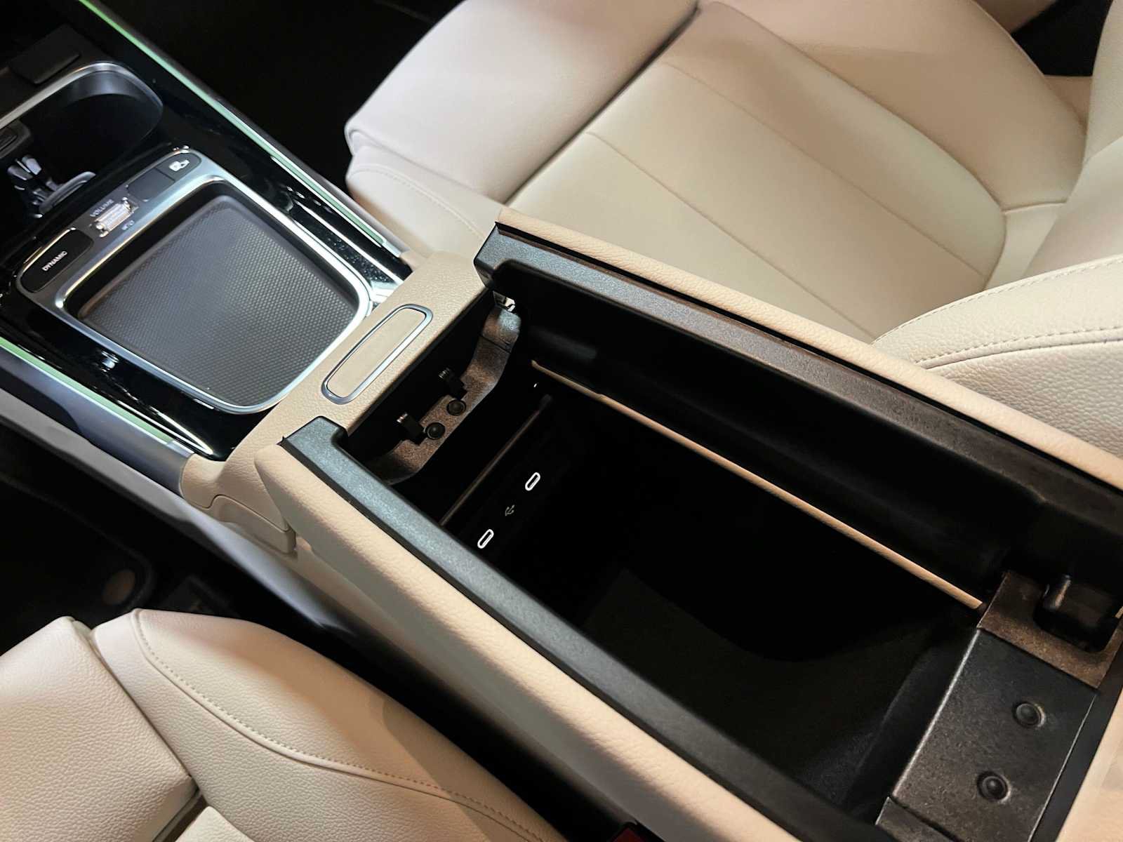 Used 2026 Mercedes-Benz GLB 250 4MATIC image 36
