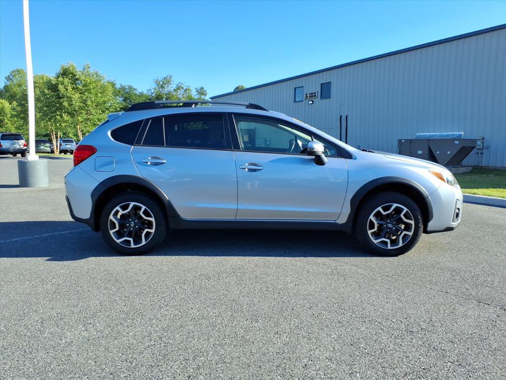 Used 2016 Subaru Crosstrek 2.0i Limited AWD/4WD image 3