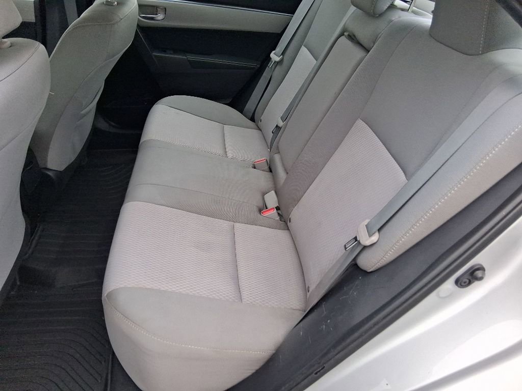 Used 2015 Toyota Corolla LE image 11