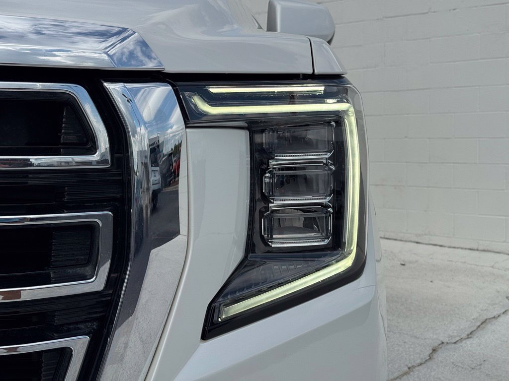 Used 2023 GMC Yukon XL SLT AWD/4WD image 10