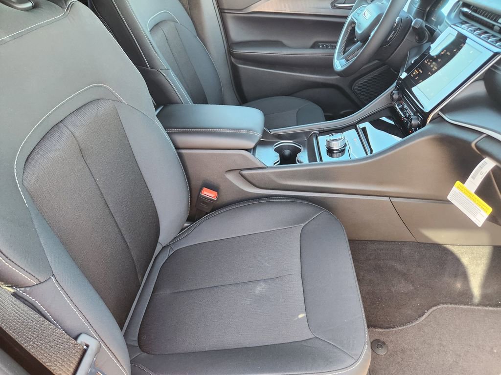 New 2026 Jeep Grand Cherokee Laredo RWD image 10