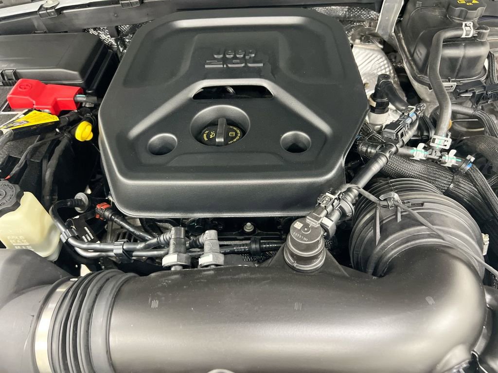 Used 2025 Jeep Wrangler Unlimited Sport AWD/4WD image 19
