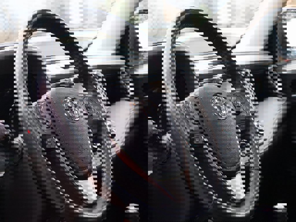 Used 2017 Toyota RAV4 Limited image 26