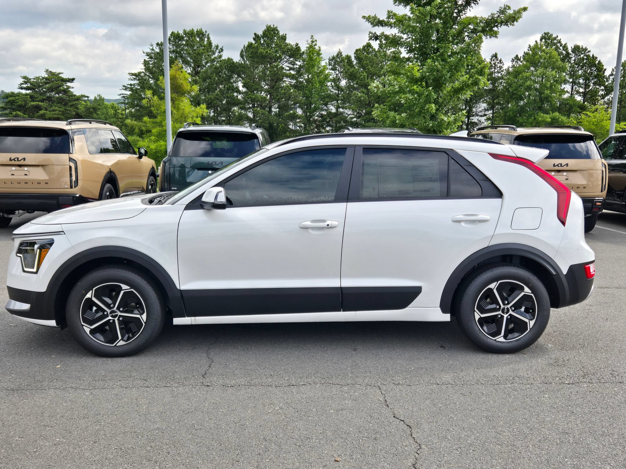New 2026 Kia Niro EX FWD image 4