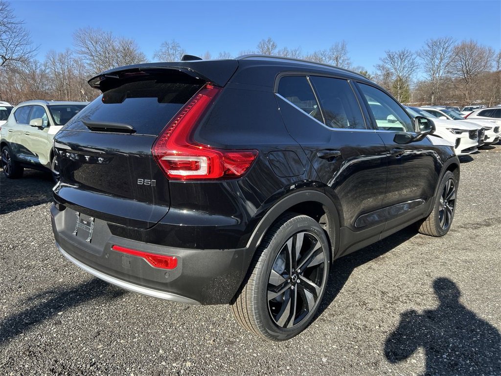 New 2025 Volvo XC40 B5 Ultra w/ Protection Package Premier image 8