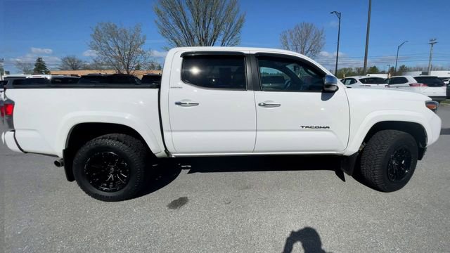 Used 2017 Toyota Tacoma Limited w/ Tow Package AWD/4WD image 9