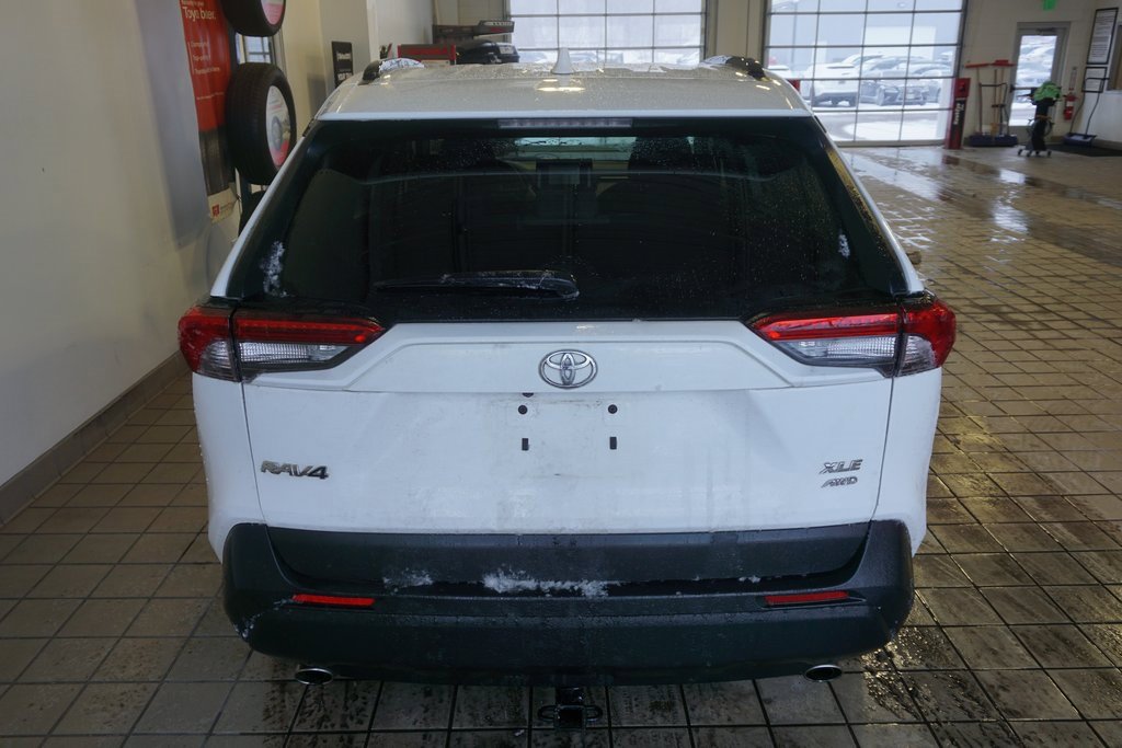 Used 2020 Toyota RAV4 XLE image 14