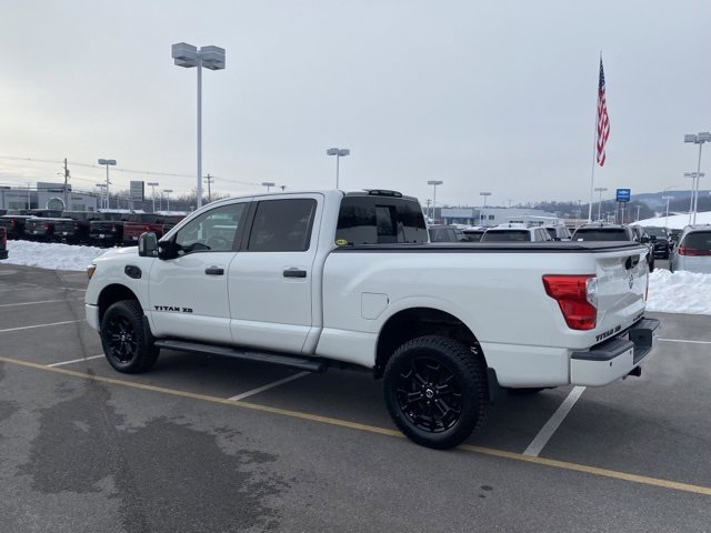 Used 2018 Nissan Titan SV w/ SV Convenience Package image 3
