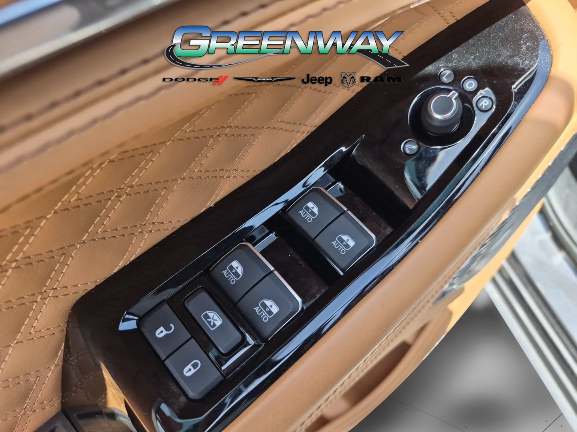 Used 2022 Jeep Grand Cherokee L Summit AWD/4WD image 30