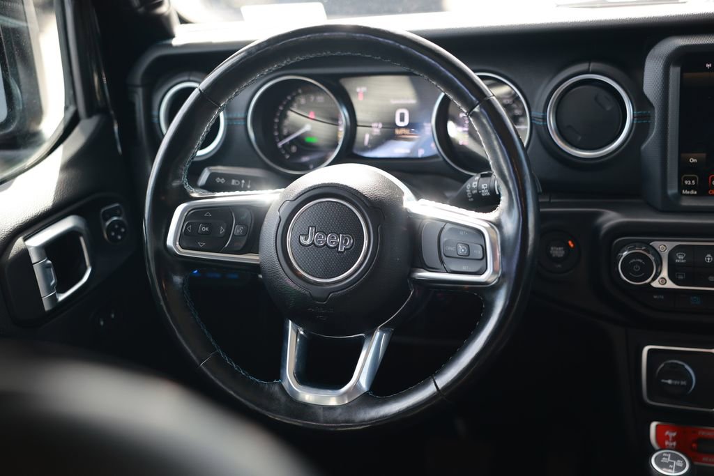 Used 2022 Jeep Wrangler Unlimited Rubicon 4xe w/ Cold Weather Group AWD/4WD image 28