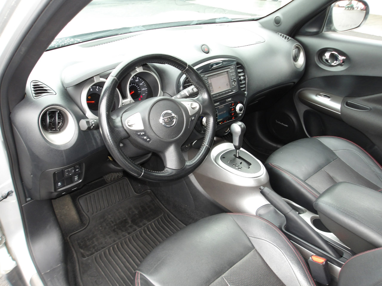 Used 2013 Nissan Juke SL w/ Chrome Pkg image 9