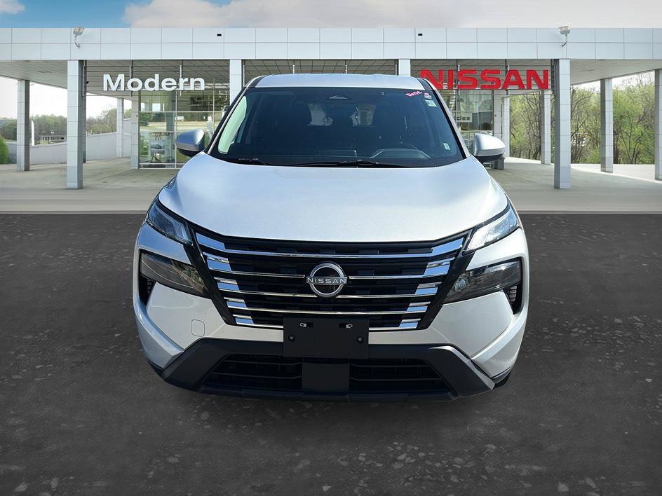 Certified 2025 Nissan Rogue SV AWD/4WD image 8