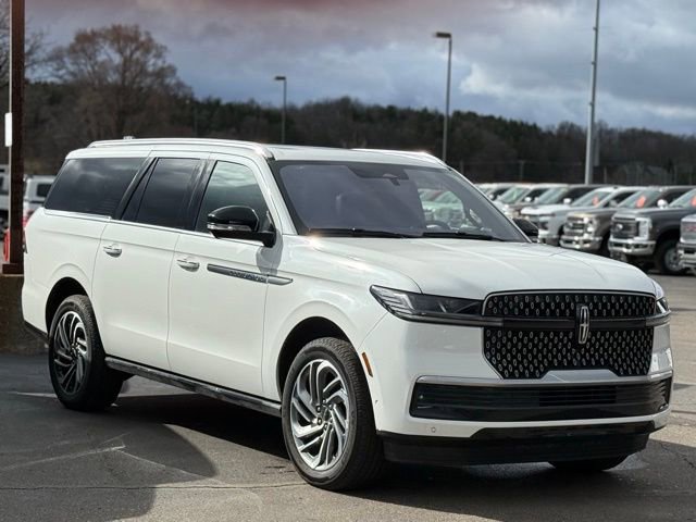 Used 2025 Lincoln Navigator L Reserve image 44