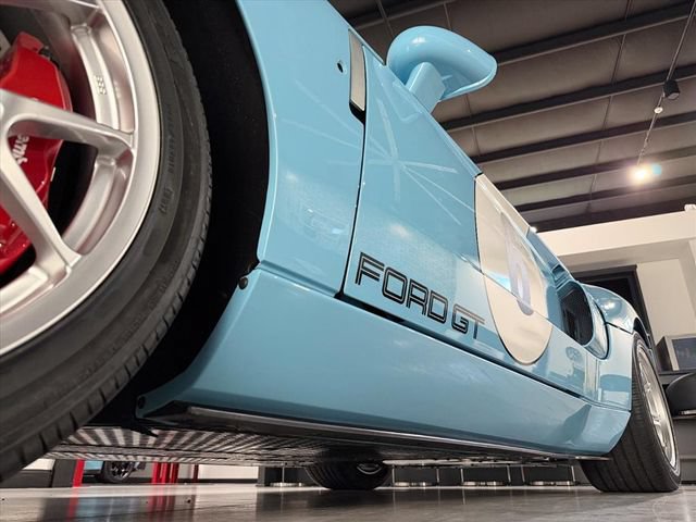 Used 2006 Ford GT RWD image 61