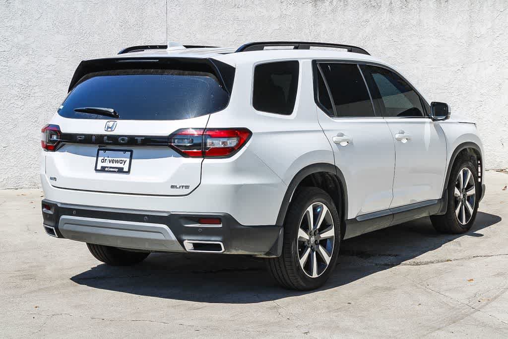 Used 2023 Honda Pilot Elite image 6