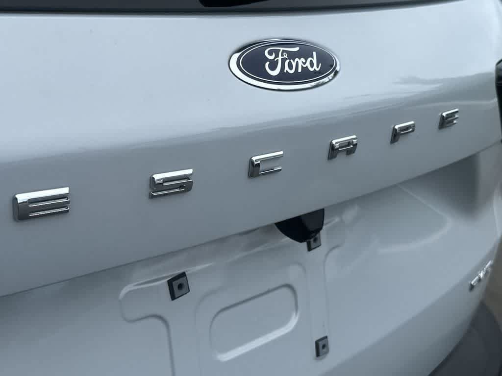 Used 2025 Ford Escape Active w/ Tech Pack #1 AWD/4WD image 11
