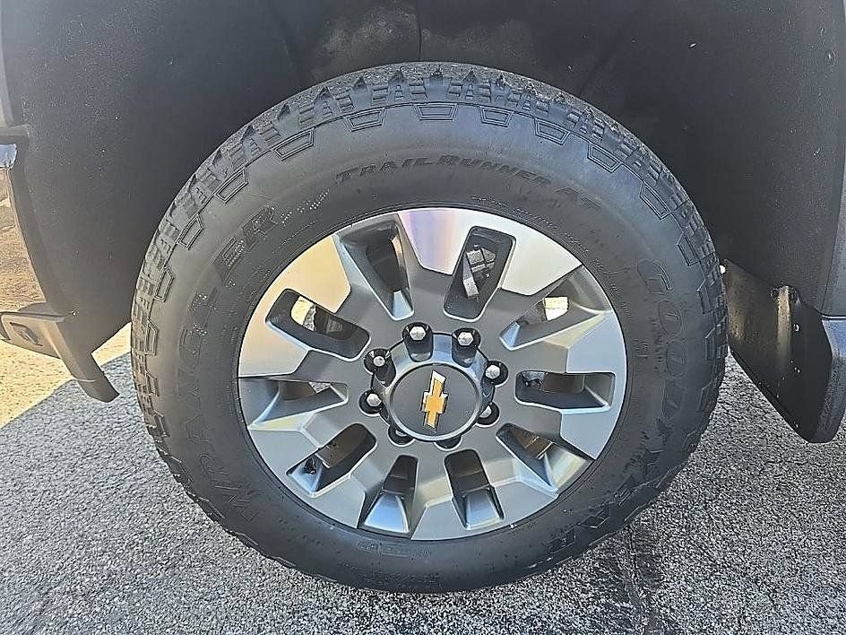 Used 2022 Chevrolet Silverado 2500 Custom w/ Custom Value Package AWD/4WD image 42