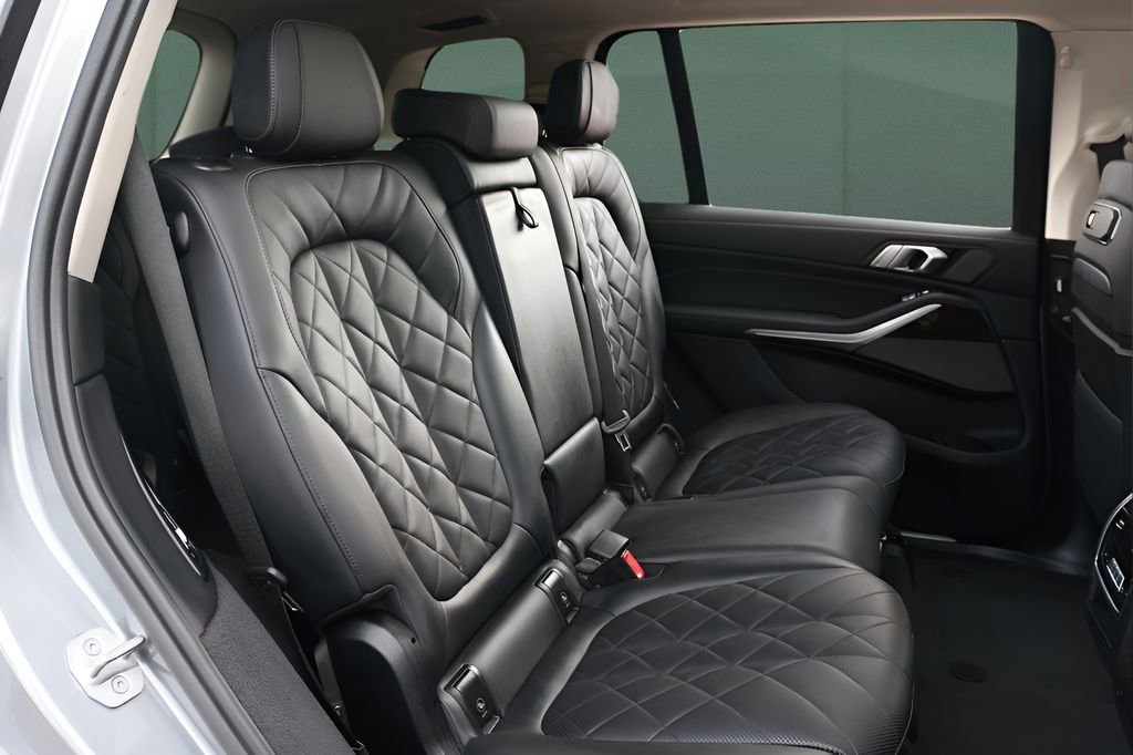 Used 2025 BMW X7 xDrive40i image 14