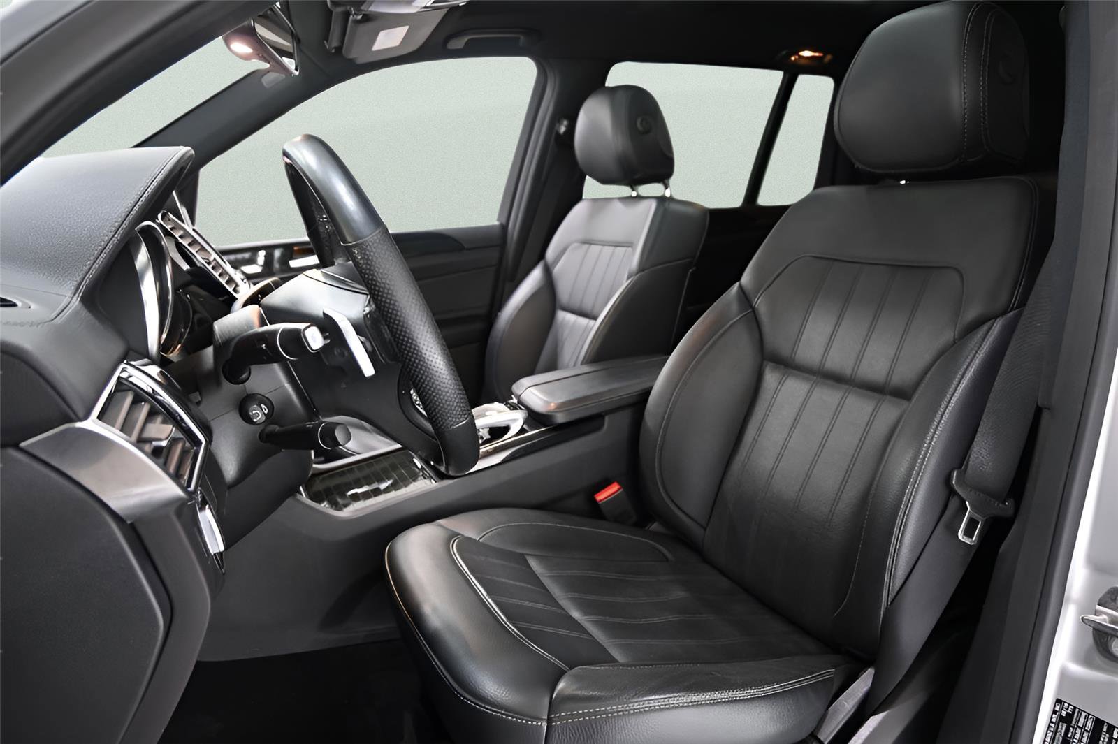 Used 2018 Mercedes-Benz GLS 450 4MATIC w/ Premium Package image 11