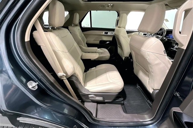 Used 2022 Ford Explorer Platinum w/ Technology Package image 26