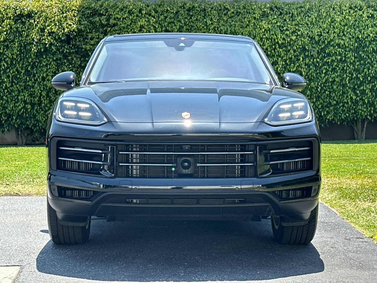 Certified 2025 Porsche Cayenne AWD/4WD image 11