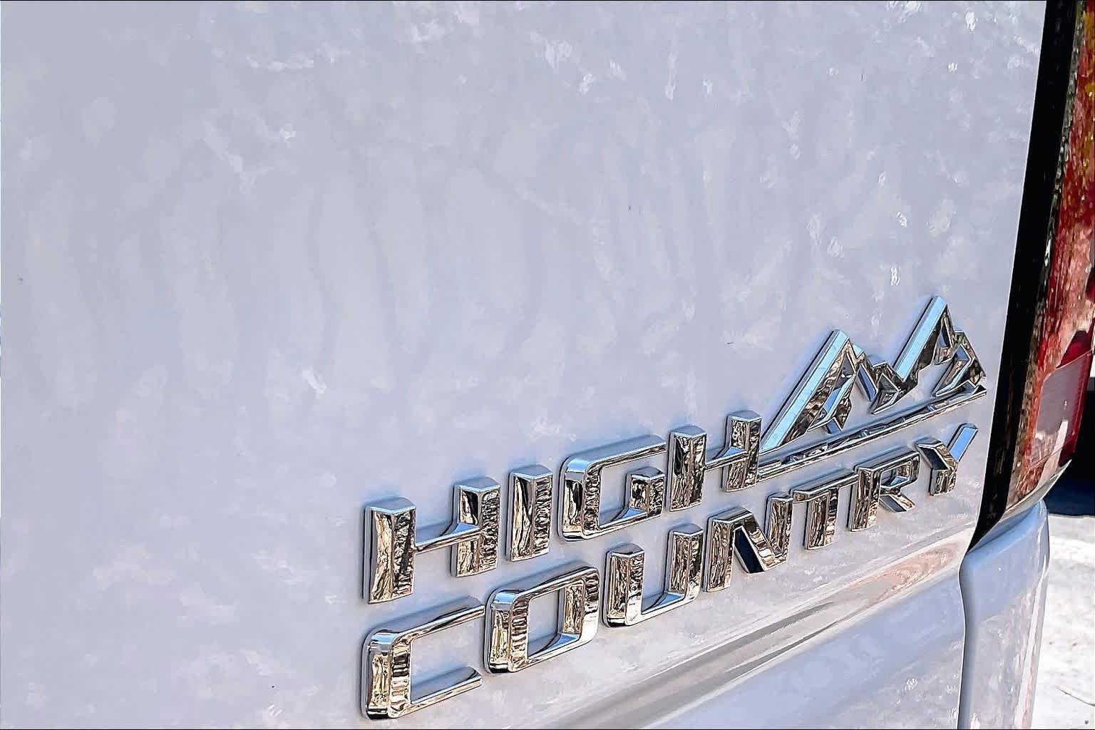 Certified 2025 Chevrolet Silverado 2500 High Country w/ High Country Premium Package AWD/4WD image 9