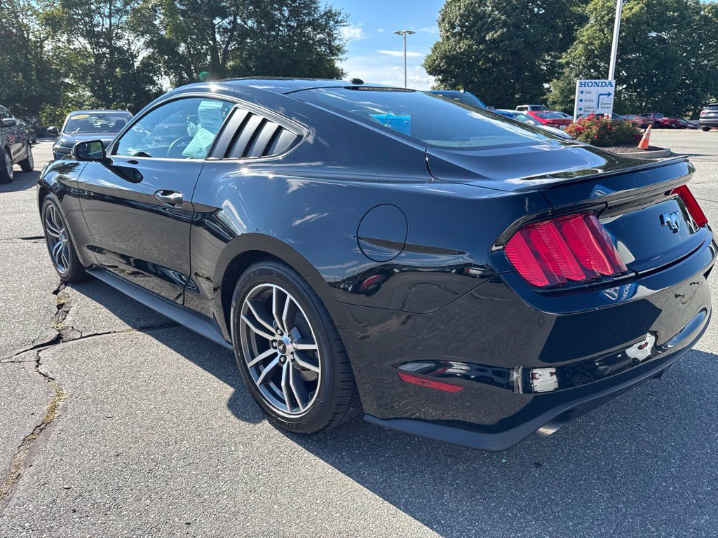 Used 2016 Ford Mustang Premium RWD image 4
