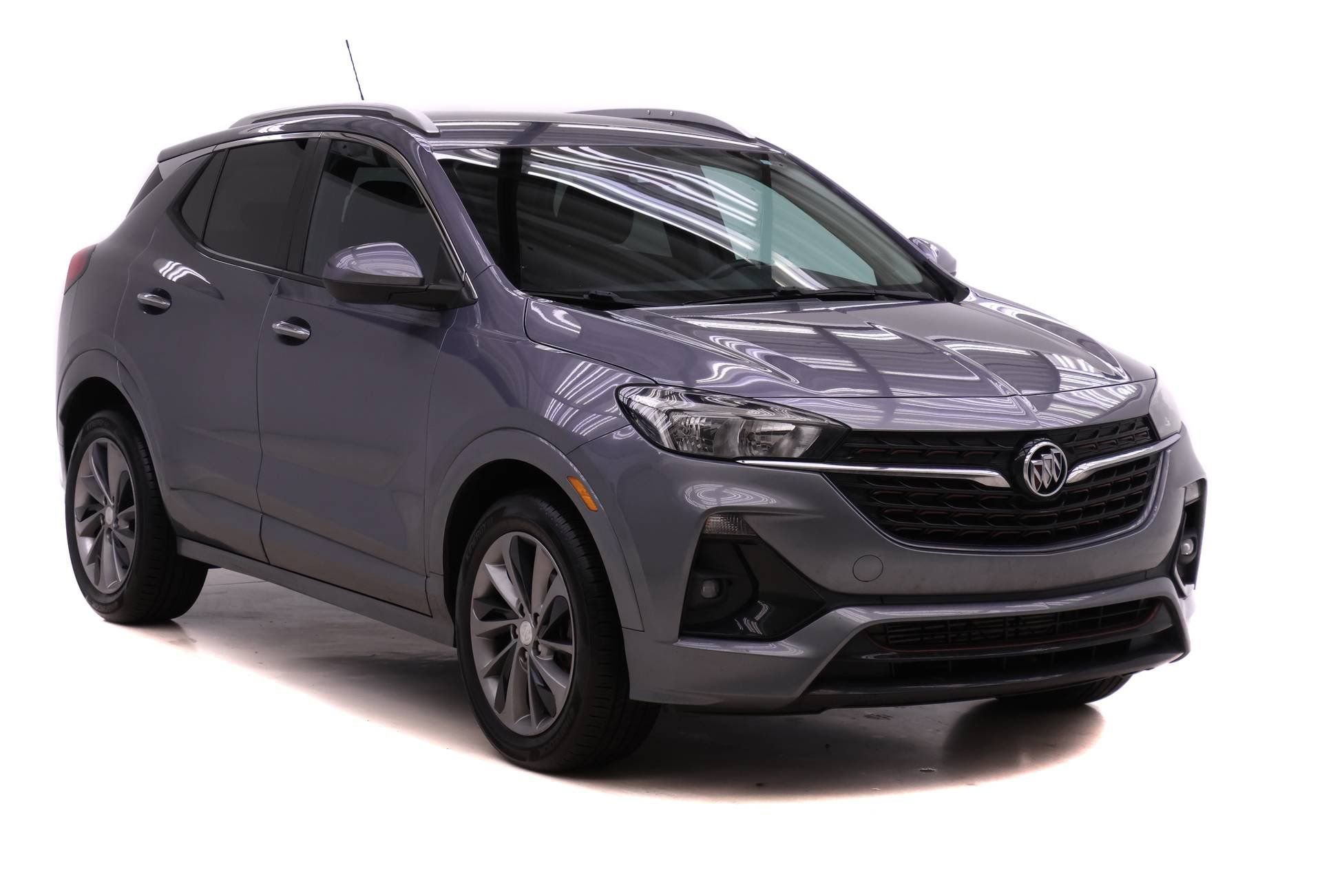 Used 2022 Buick Encore GX Select w/ Sport Touring Package image 2