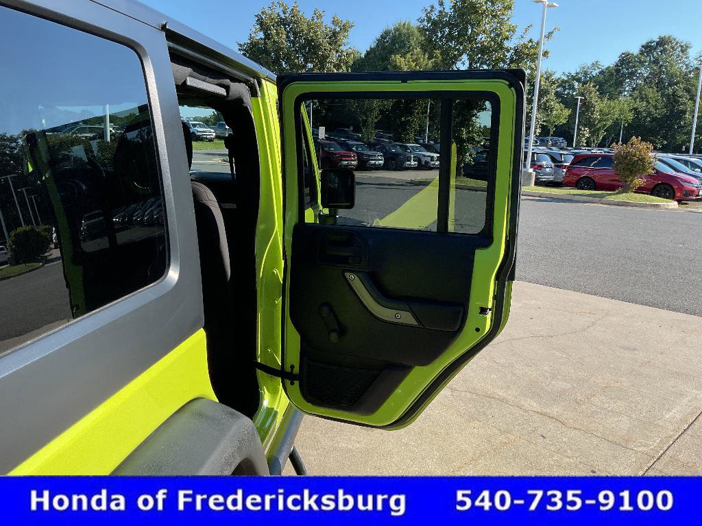 Used 2016 Jeep Wrangler Unlimited Sport w/ Connectivity Group AWD/4WD image 18