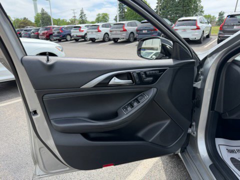 Used 2018 INFINITI QX30 FWD image 7