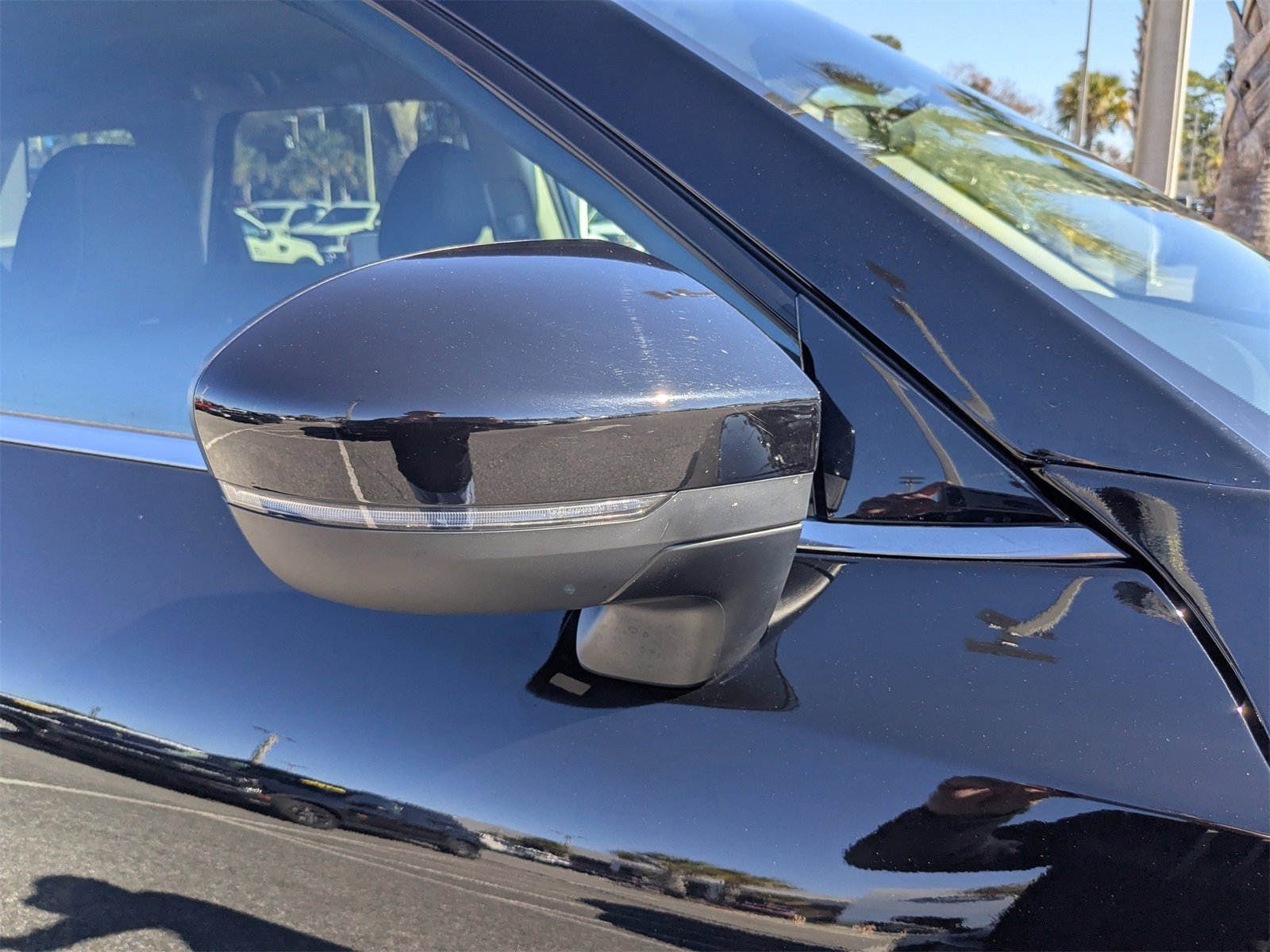 Used 2025 Nissan Pathfinder SV image 12