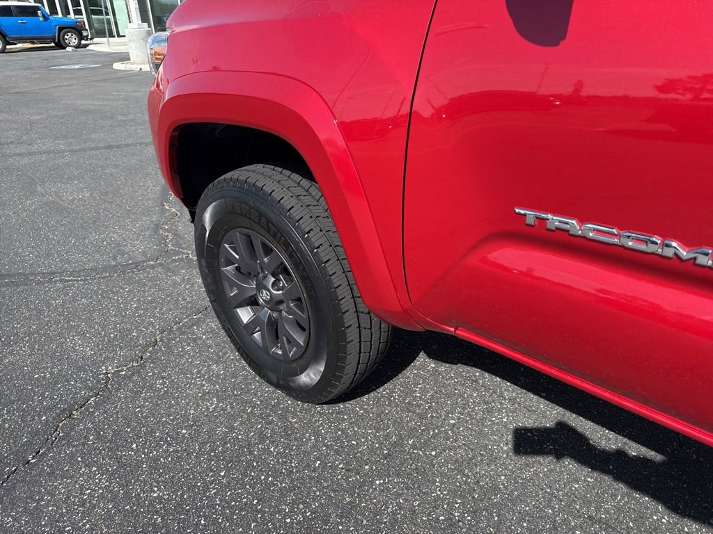 Certified 2023 Toyota Tacoma SR5 AWD/4WD image 10