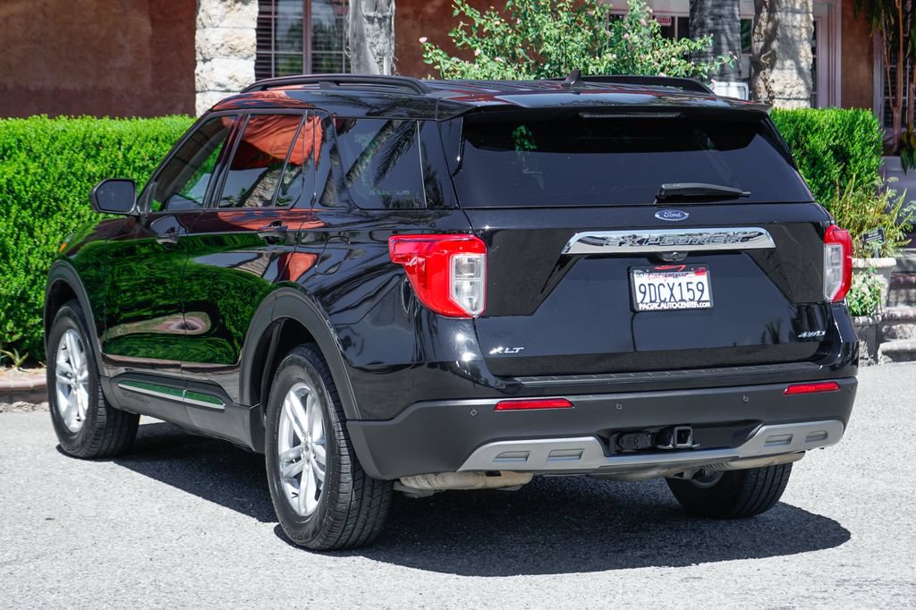 Used 2022 Ford Explorer XLT w/ Equipment Group 202A AWD/4WD image 6