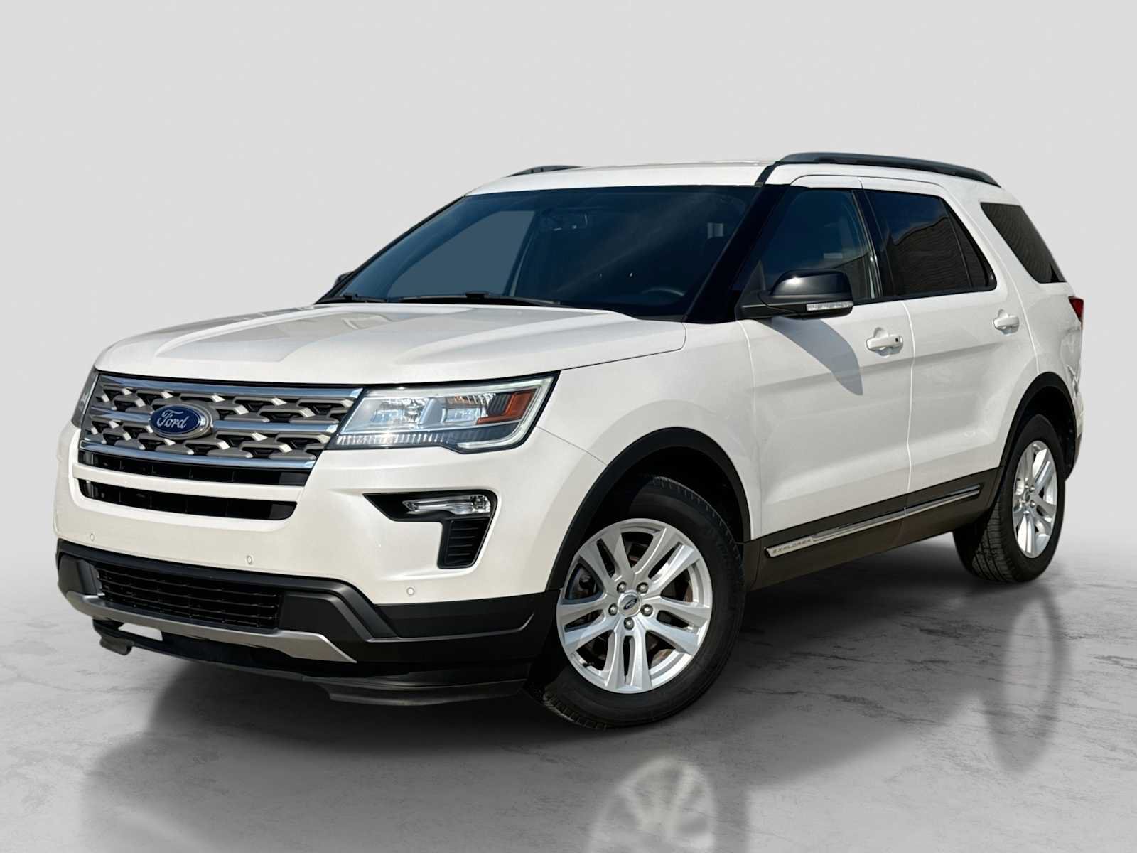 Used 2018 Ford Explorer XLT w/ XLT Technology Feature Bundle