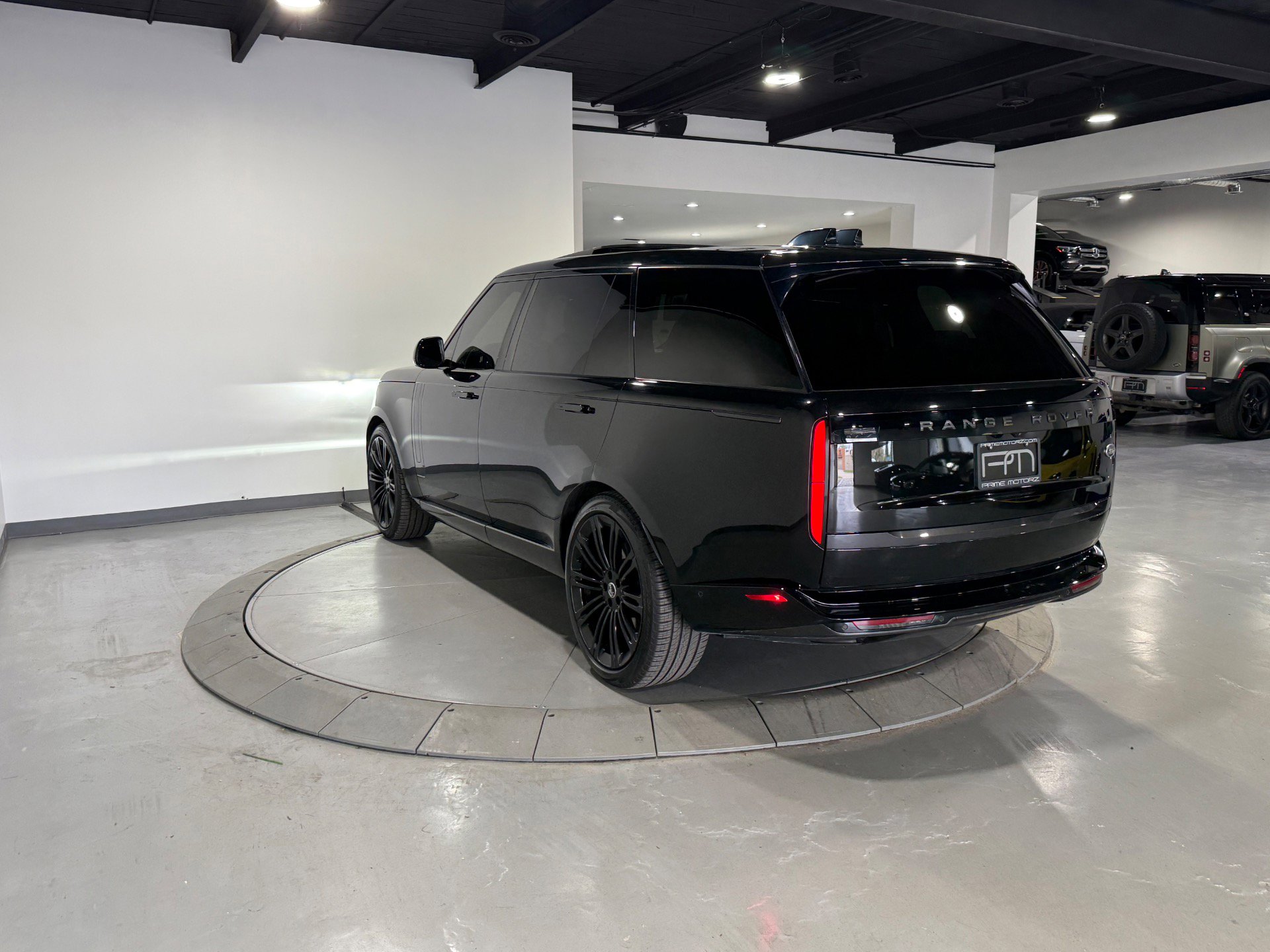 Used 2023 Land Rover Range Rover Long Wheelbase SE AWD/4WD image 10