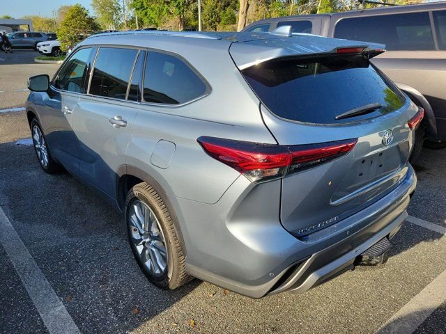 Used 2022 Toyota Highlander Limited image 6