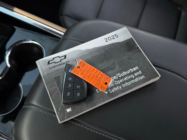 Used 2025 Chevrolet Tahoe LT AWD/4WD image 6
