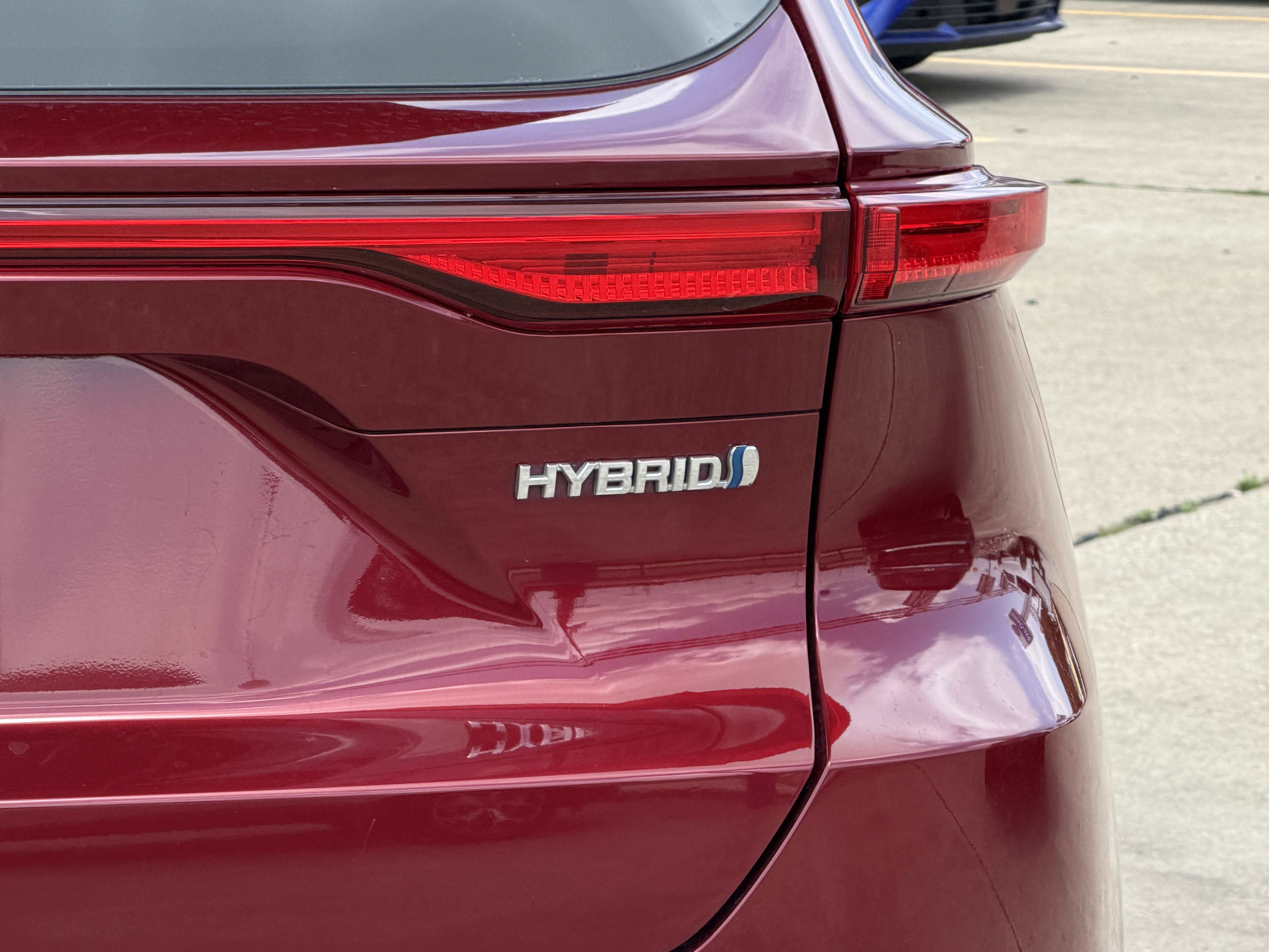 Used 2021 Toyota Venza LE AWD/4WD image 6