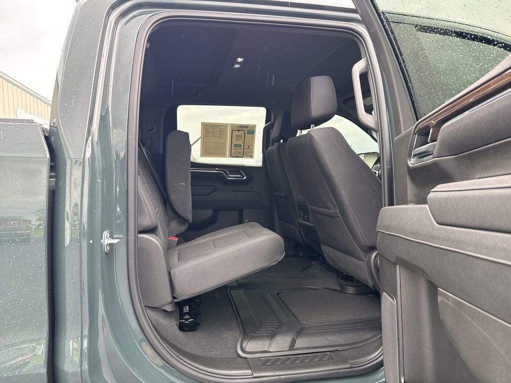 Used 2025 Chevrolet Silverado 1500 LT Trail Boss w/ Convenience Package II AWD/4WD image 33