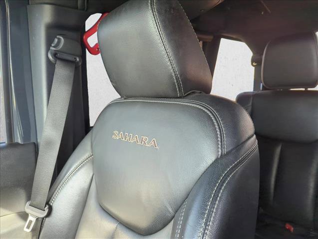 Used 2016 Jeep Wrangler Unlimited Sahara w/ Dual Top Group image 12