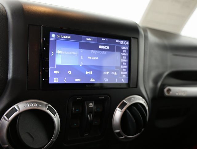 Used 2015 Jeep Wrangler Unlimited Sahara w/ Connectivity Group image 12