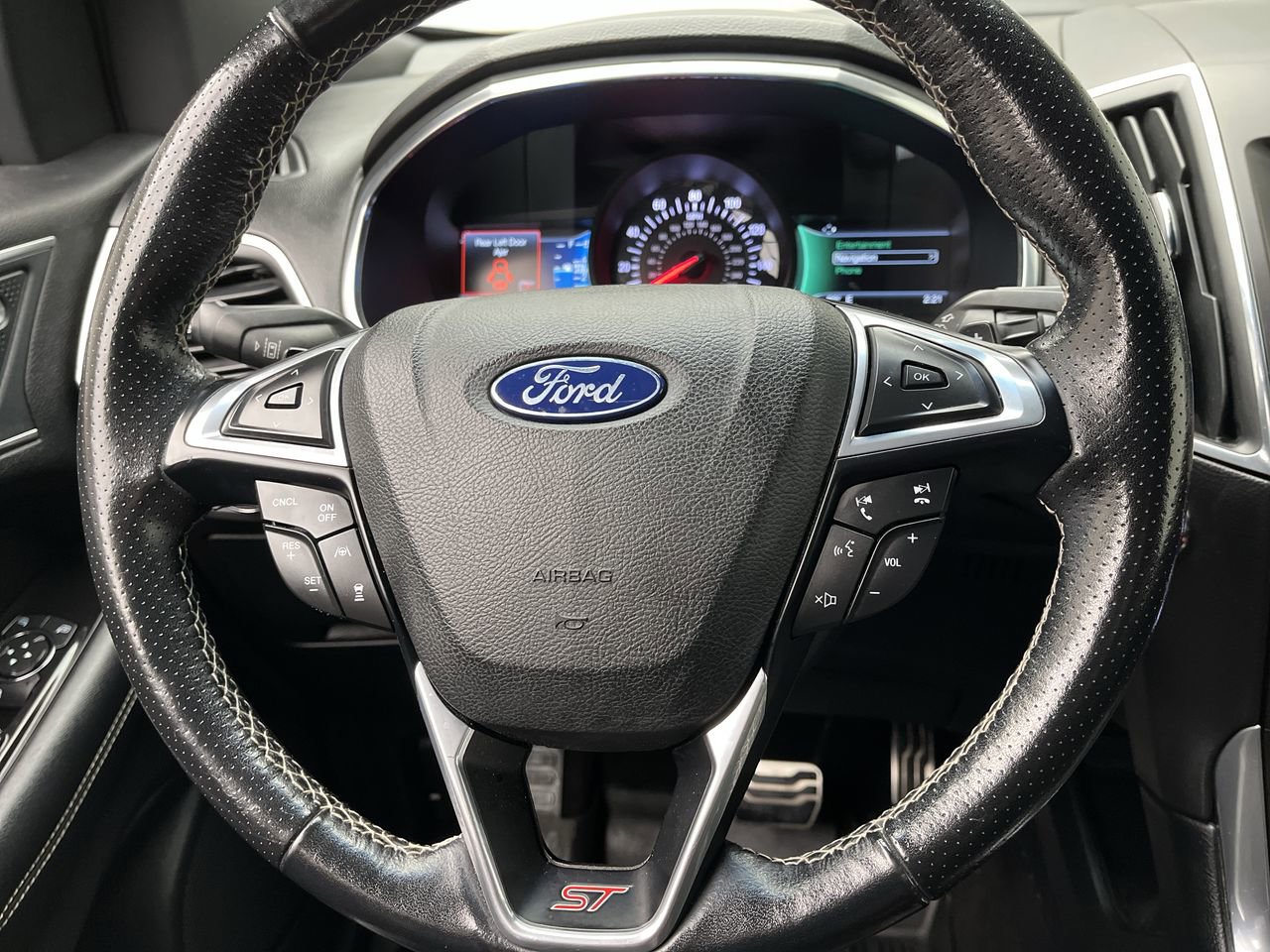 Used 2019 Ford Edge ST w/ Convenience Package AWD/4WD image 15