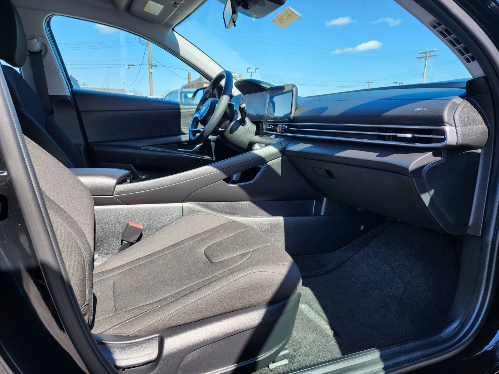 Certified 2024 Hyundai Elantra Blue FWD image 11