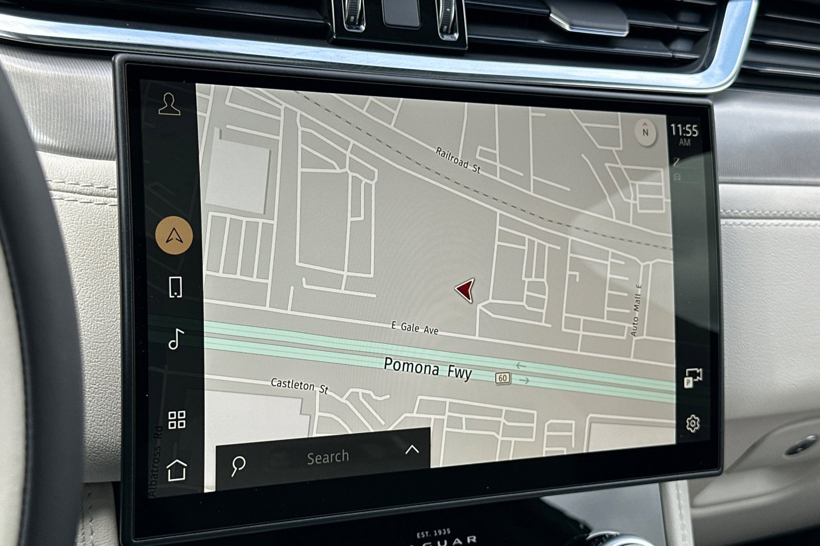 Used 2025 Jaguar F-PACE R-Dynamic S image 22