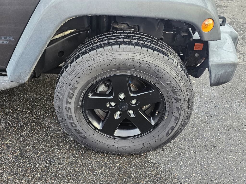 Used 2017 Jeep Wrangler Unlimited Sport image 31