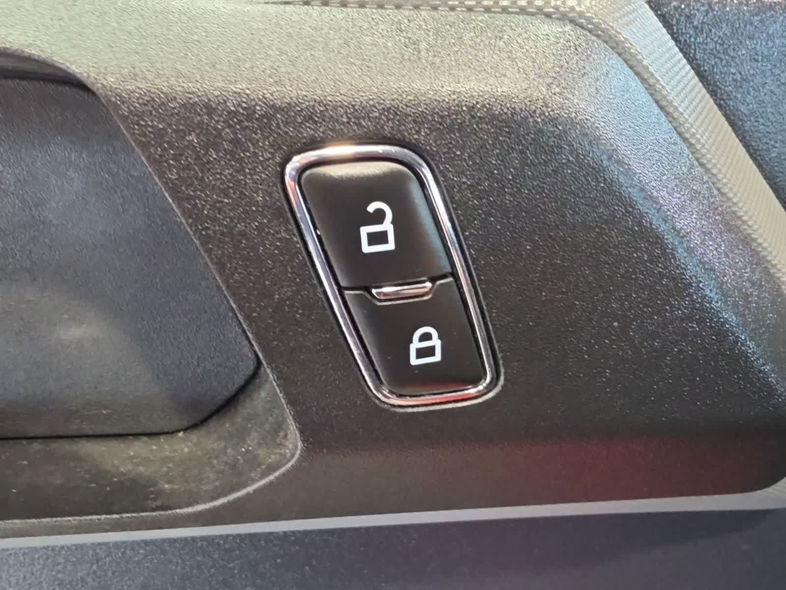 Used 2023 Ford Bronco 4-Door AWD/4WD image 17
