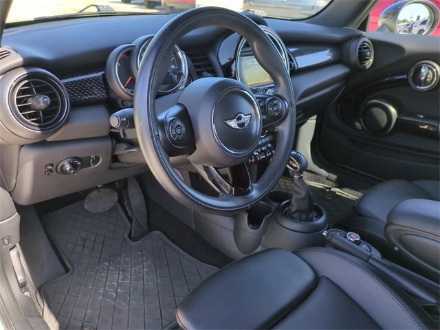 Used 2018 MINI Cooper S image 17