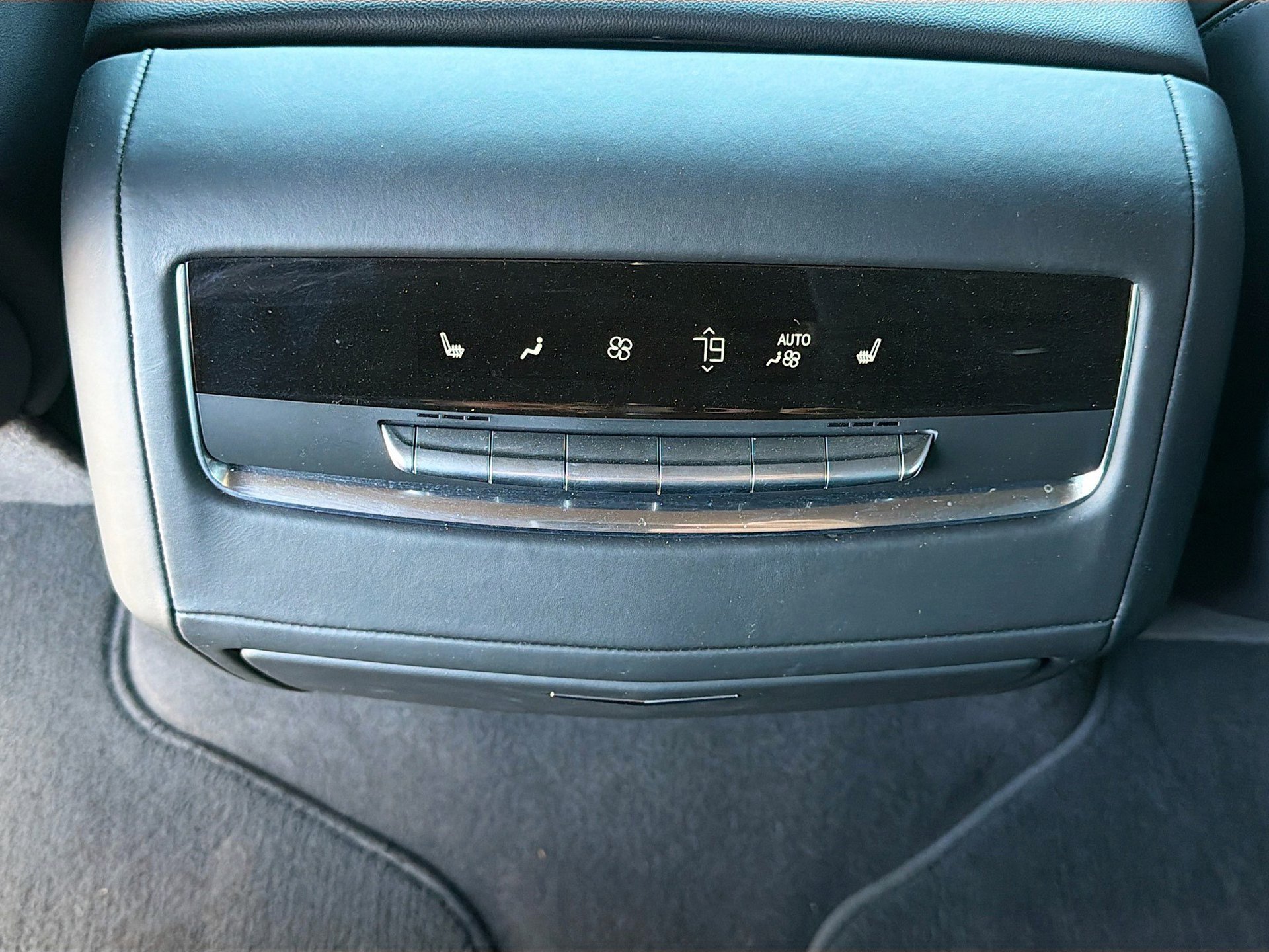 Used 2025 Cadillac Escalade Sport Platinum AWD/4WD image 21
