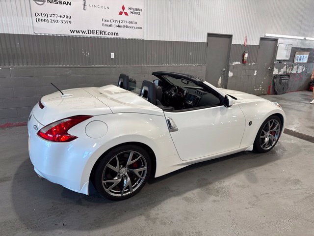 Used 2016 Nissan 370Z Touring Sport RWD image 26